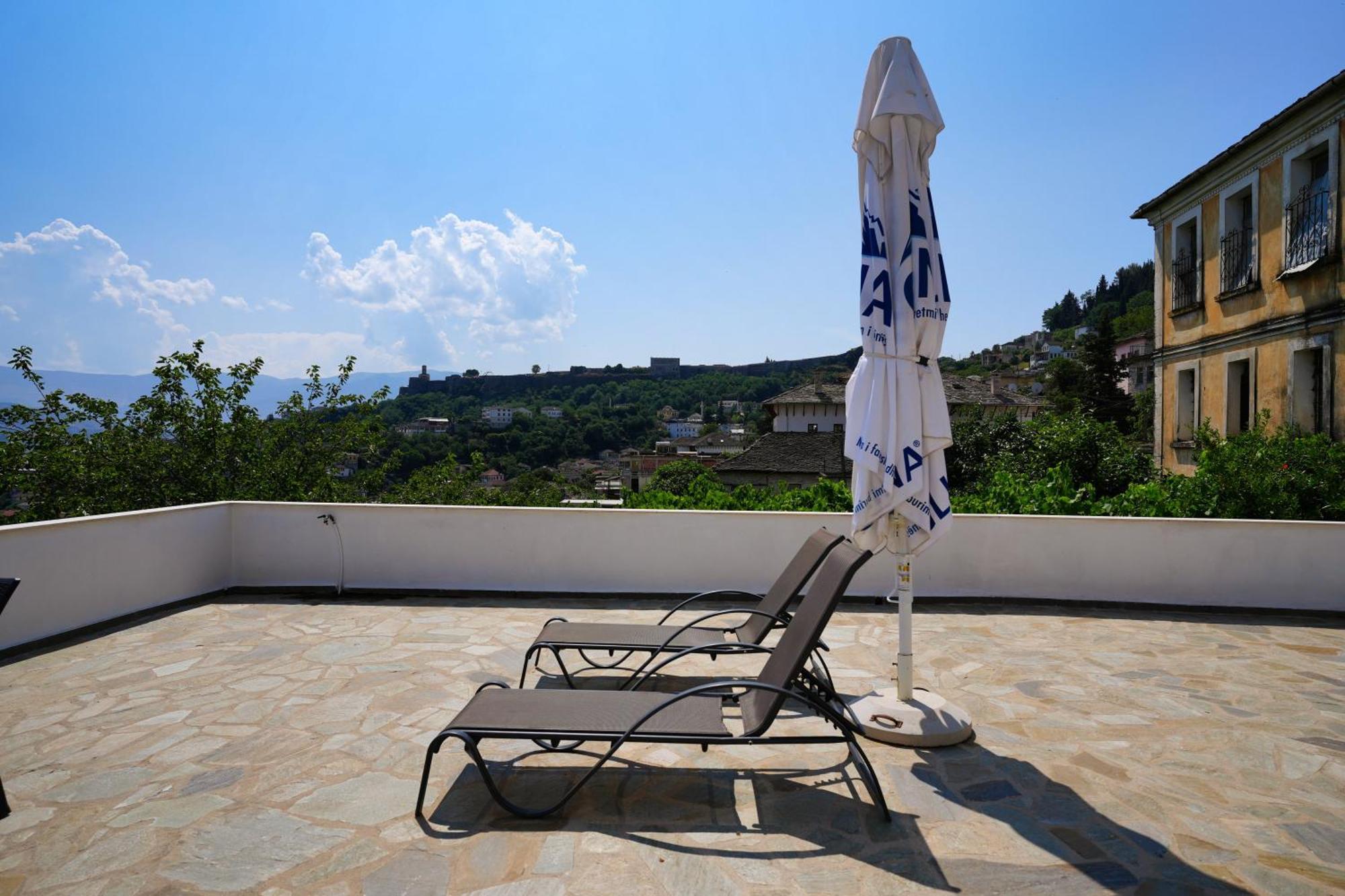 Jons Hotel Gjirokastër